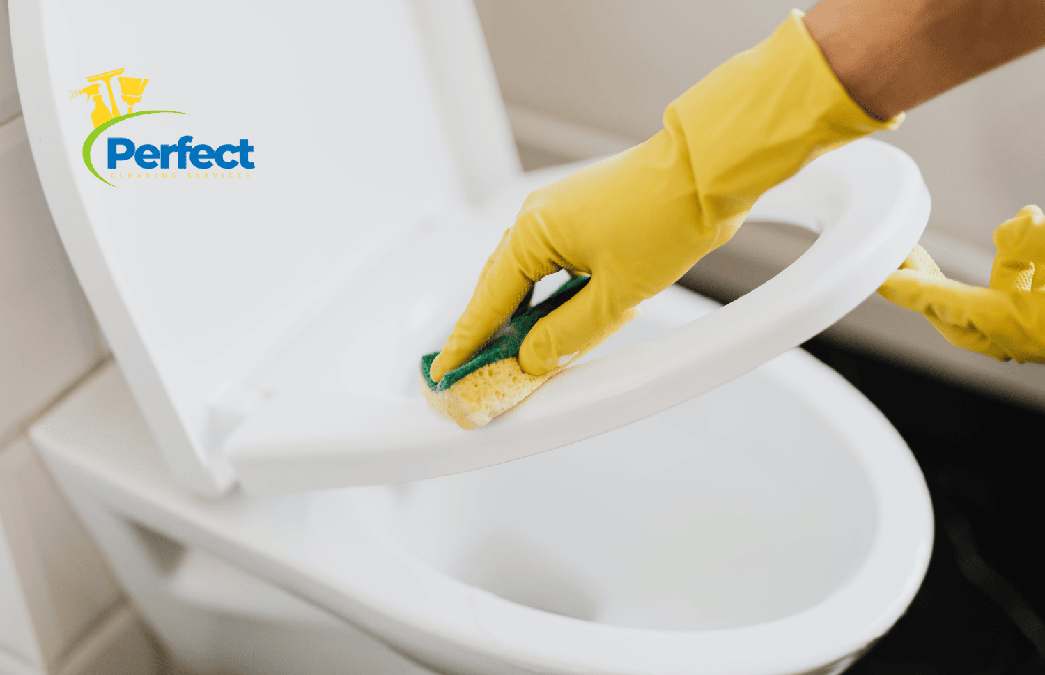 How To Deep Clean A Toilet and Clear Stubborn Stains With Effective Tips